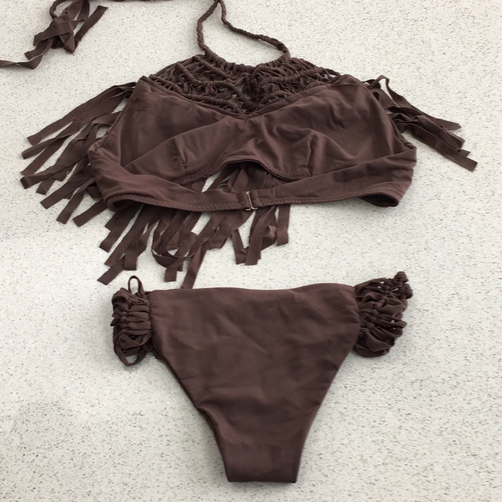 Bikini - Picture 3 of 7